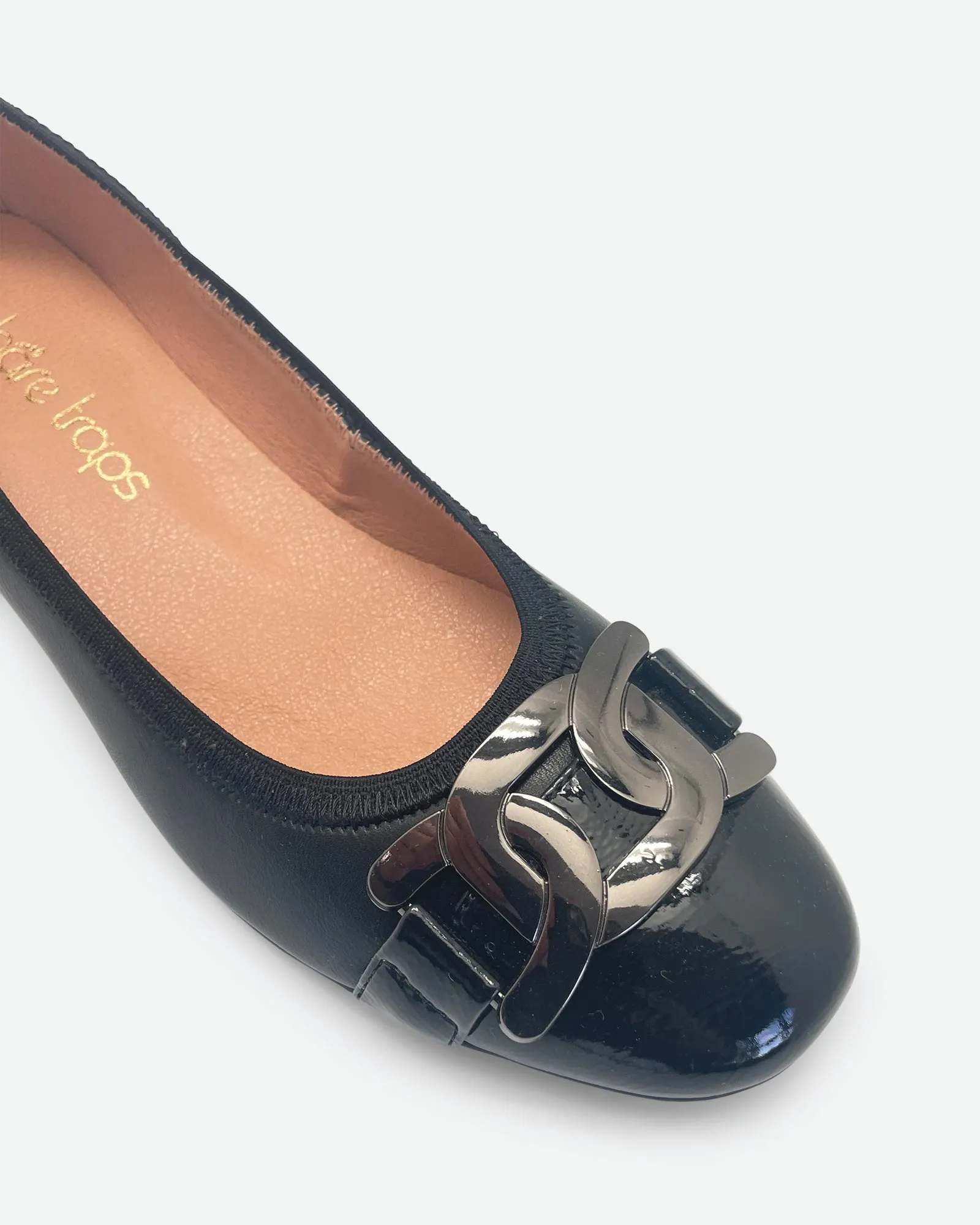 Larella Black